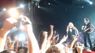 Twisted Sister "I Wanna Rock" (live in Moscow 01.08.11)