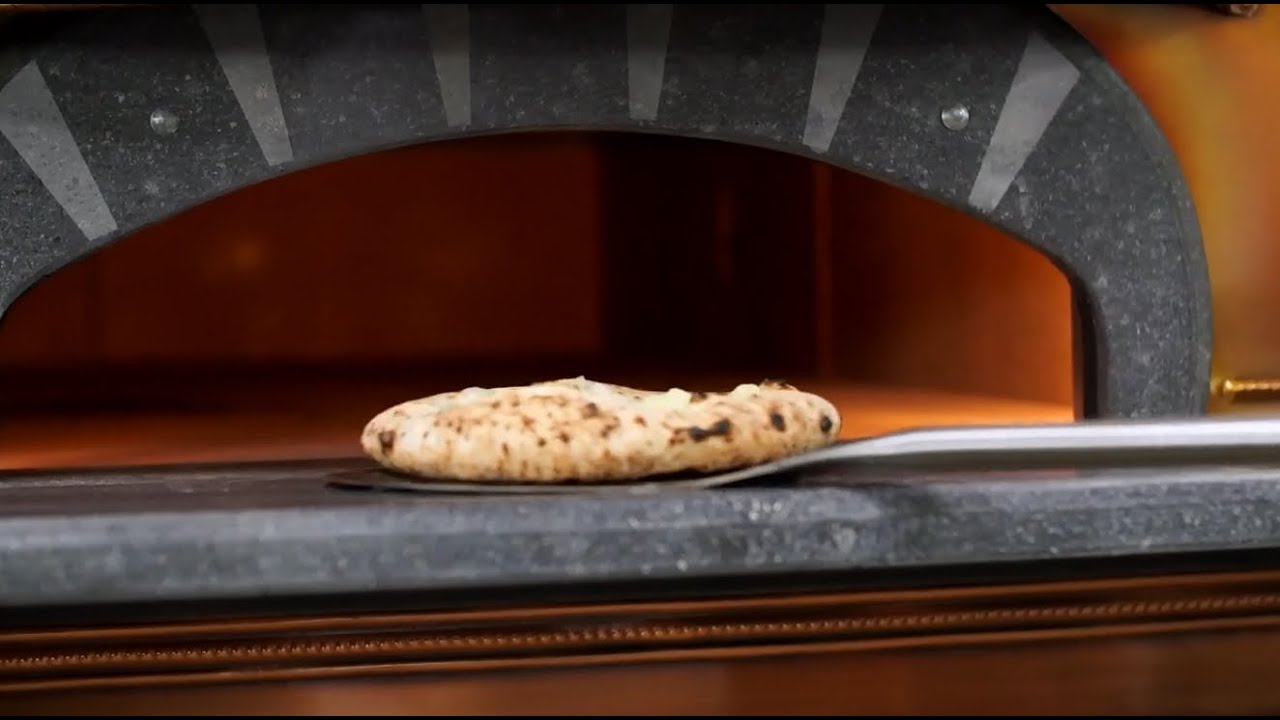 Pizza il Datterino arrosto - Alessandro Borghese Kitchen Sound Pizza con Simone Lombardi