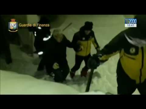 Hotel Rigopiano i primi ad arrivare gli uomini del soccorso alpino della GdF @EnzoColettagiornalista