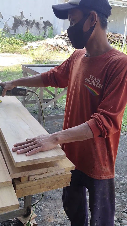 mengamplas kayu jati dengan mesin grenda #HobiKayu #Woodworking #DIYFurniture #Woodcraft