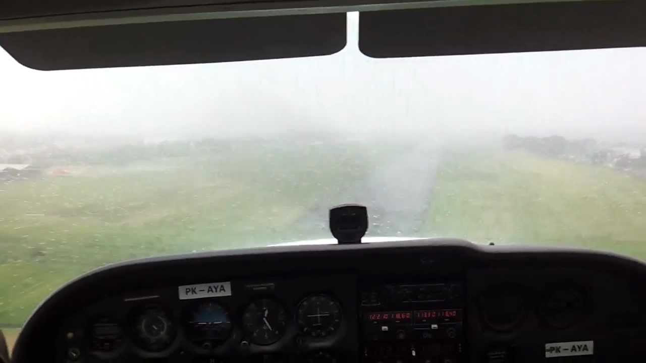 how videos x plane to make Cessna Rain Flying Landing 172 School Heavy (Alfa