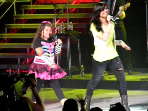 Demi Lovato in Dallas July 5, 2009 'This Is Me' with her little sister Madison