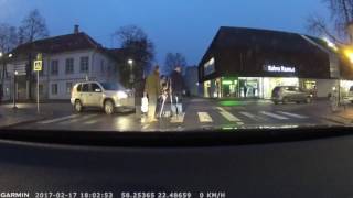 Video Jalakijale Appi Ttanud Autojuht Unustas Ksipiduri Ja P 1