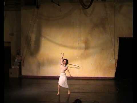 "Una otra version de Alfonsina y el mar" (hula hoop). Agustina Castro