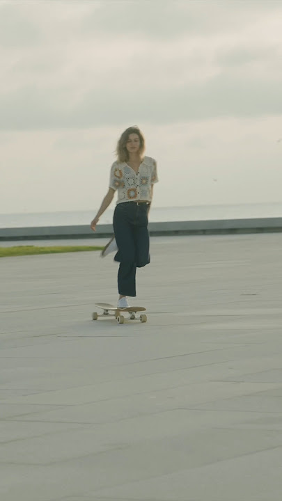 Hammaning pornosini sorish Eshton Kutcher butunlay yalangoch