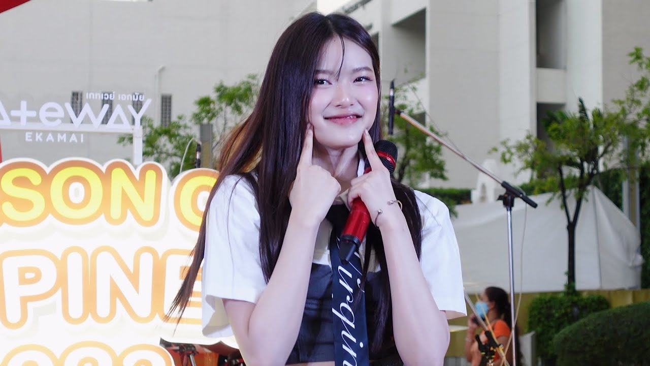 มาเบล (Mabelz) PiXXiE - หมายความว่าอะไร + สตรอง [FanCam] @ The Season Of Happiness 2023 | 221223