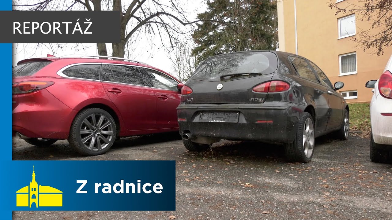 Z ulic Tišnova zmizí autovraky