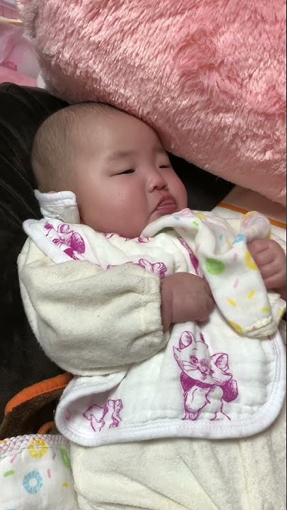 赤ちゃん 口の癖 笑 くちびるを吸う Youtube