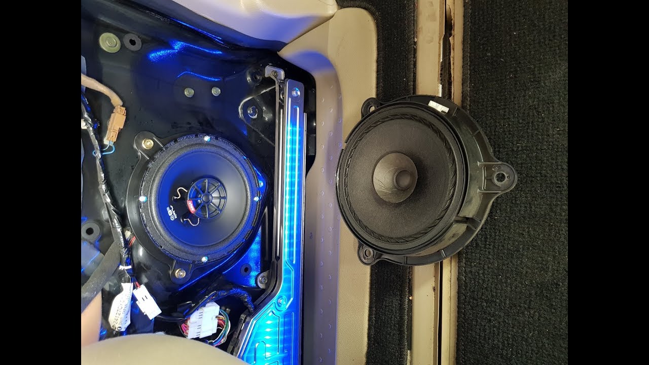 Чехлы nissan serena c25