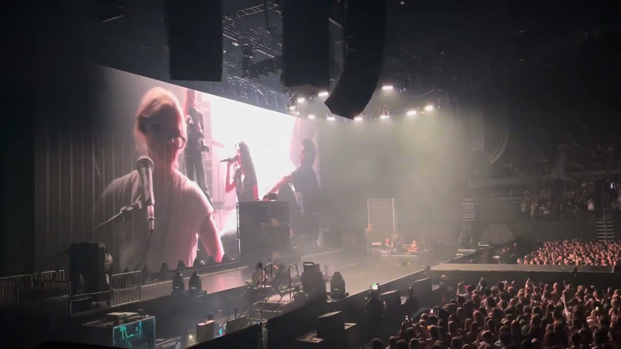 Lorde Christchurch 13 February 2026 Solar Power @mattrc1000 