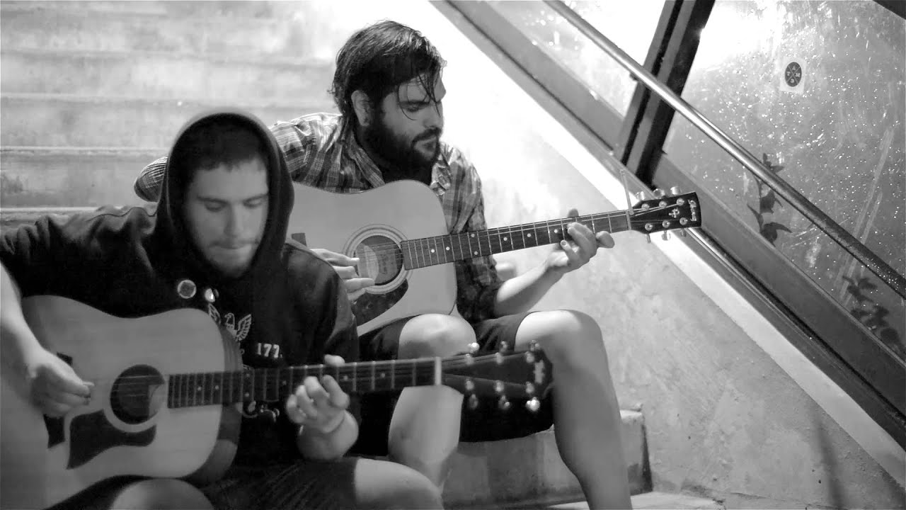 Everybody Is Despondent (Acoustic) - Arrows In Her | Table Three Media auf YouTube ansehen Everybody Is Despondent (Acoustic) - Arrows In Her | Table Three Media auf YouTube ansehen