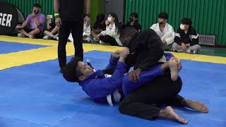 화이트벨트 최형빈 (본 주짓수 병점) vs Hoyle Williams (Kris Kim BJJ) 7.16 광명 예거스 주짓수 챔피언쉽 4매트