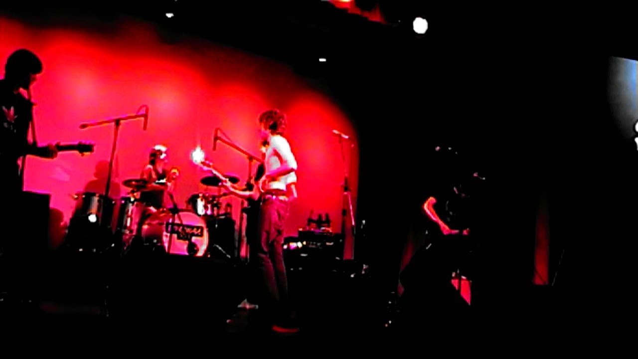 Guarda White Collar Boxing Live - (New Funky Song) su YouTube Guarda White Collar Boxing Live - (New Funky Song) su YouTube