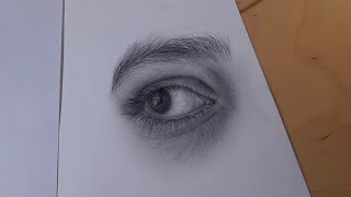 How to draw a realistic eye with graphite pencils