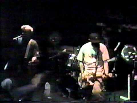 Blink-182 - The Girl Next Door (Live @ Fort Worth 27/10/95)