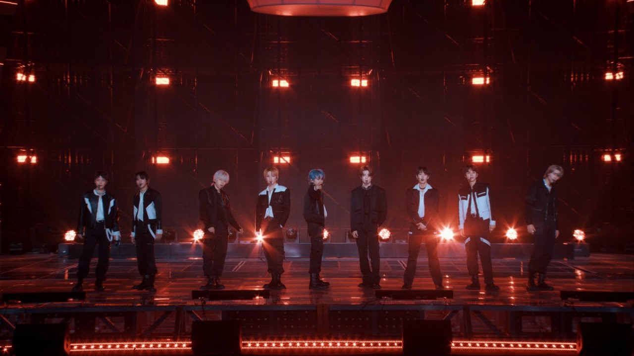 NCT 127 엔시티 127 '영웅 (英雄; Kick It) + Sticker' Stage Video