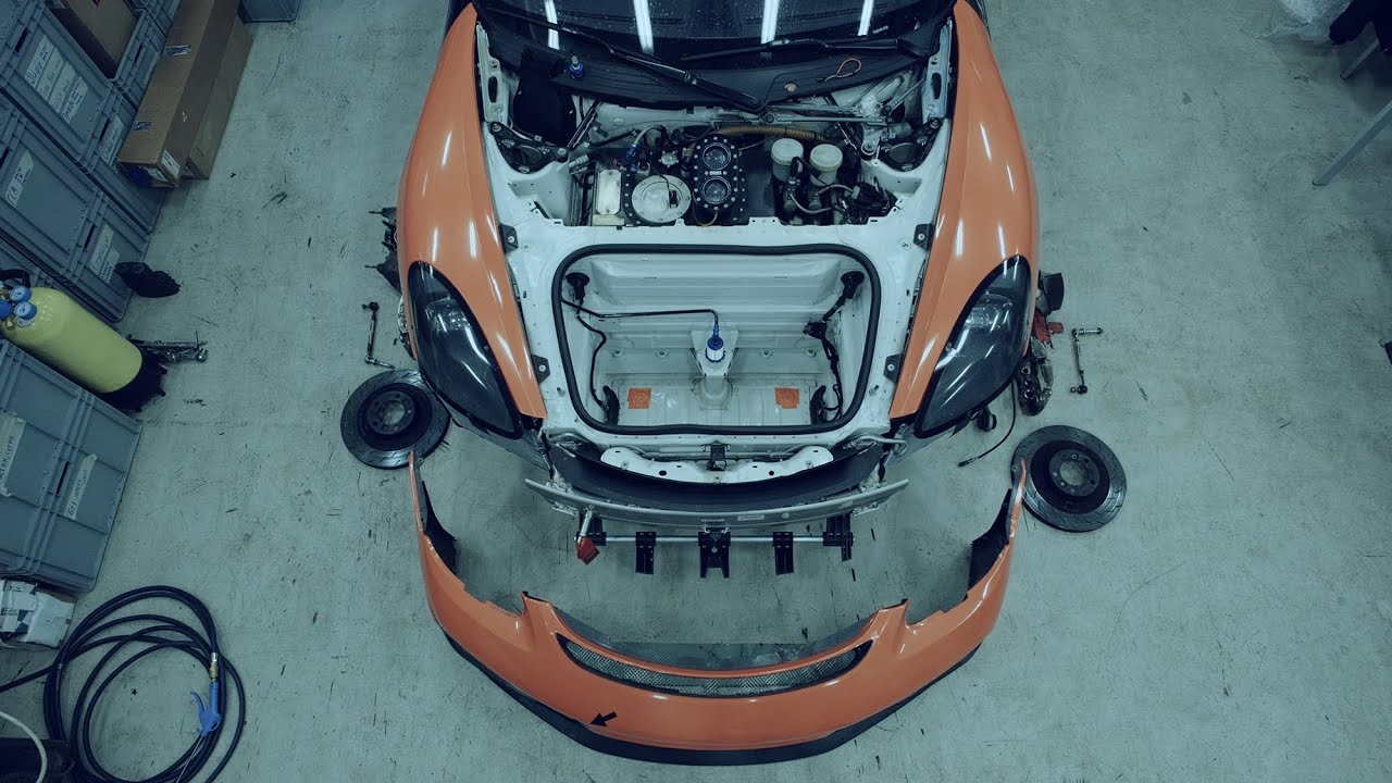 Разобранный Porsche GT4 Clubsport MR / замер Ferrari California на летней резине по снегу.