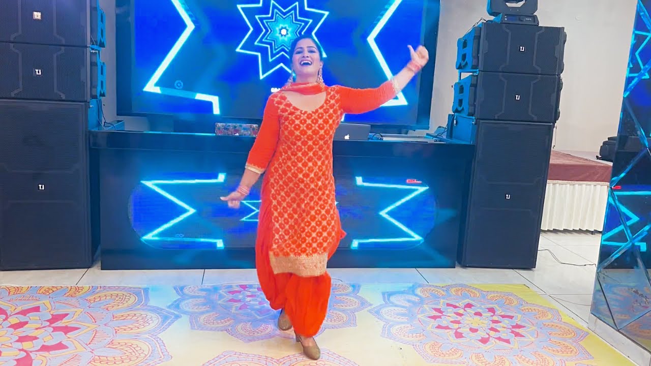 Dance on Bhabho Kehndi E | Surinder Kaur | Performance at marriage function Dance on Bhabho Kehndi E | Surinder Kaur | Performance at marriage function