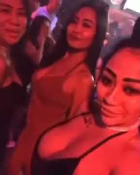 Boobs oly joo