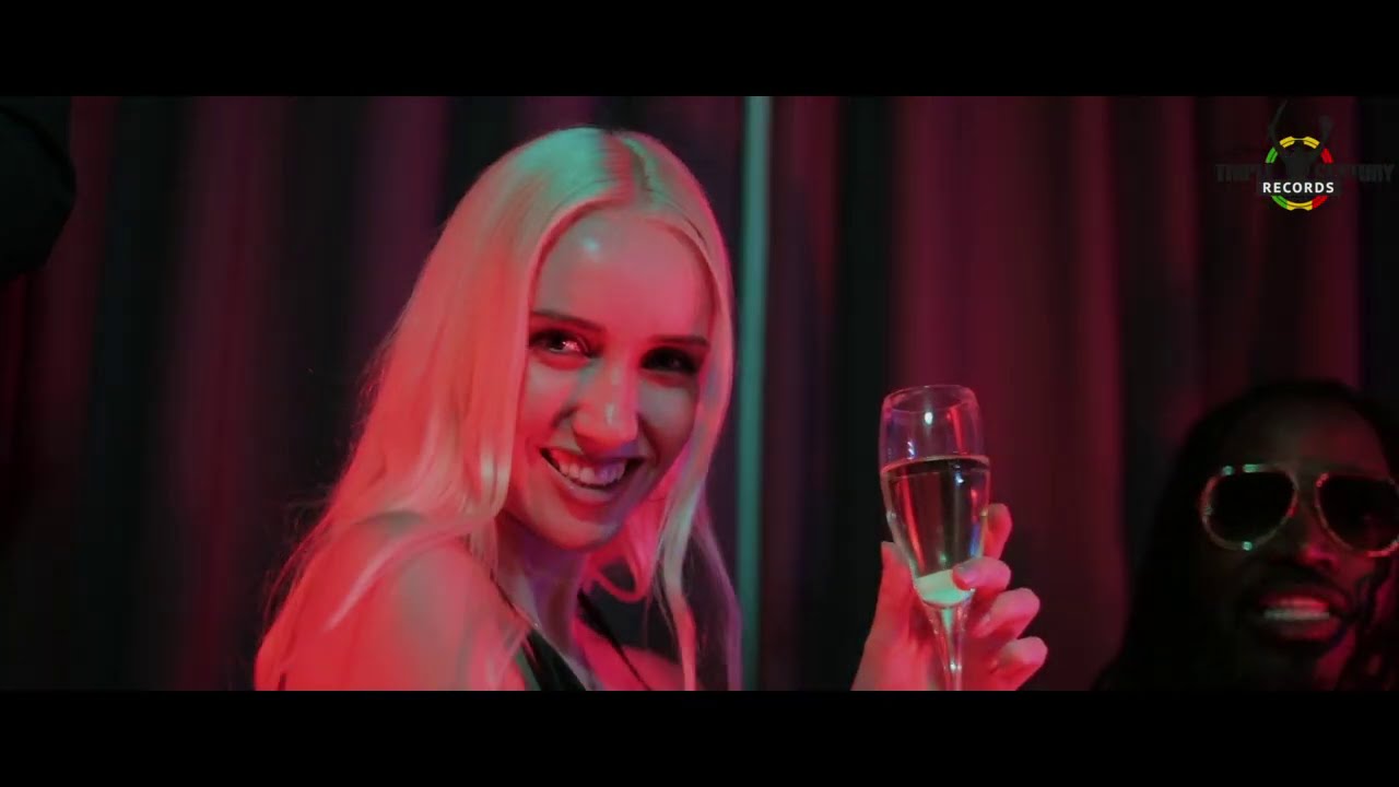 Chris Gayle - Living Di life ( OFFICIAL MUSIC VIDEO)