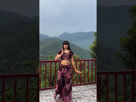 husn te war 🔥🙈 isha Rathi dance #vibes #pahadilifestyle #youtubeshorts #dance #isharathi #butterfly