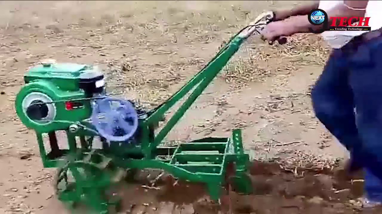 वीडियो देखें: दुनिया की सबसे छोटी खेत जोतने वाली मशीन… | World’s Smallest Plowing Machine