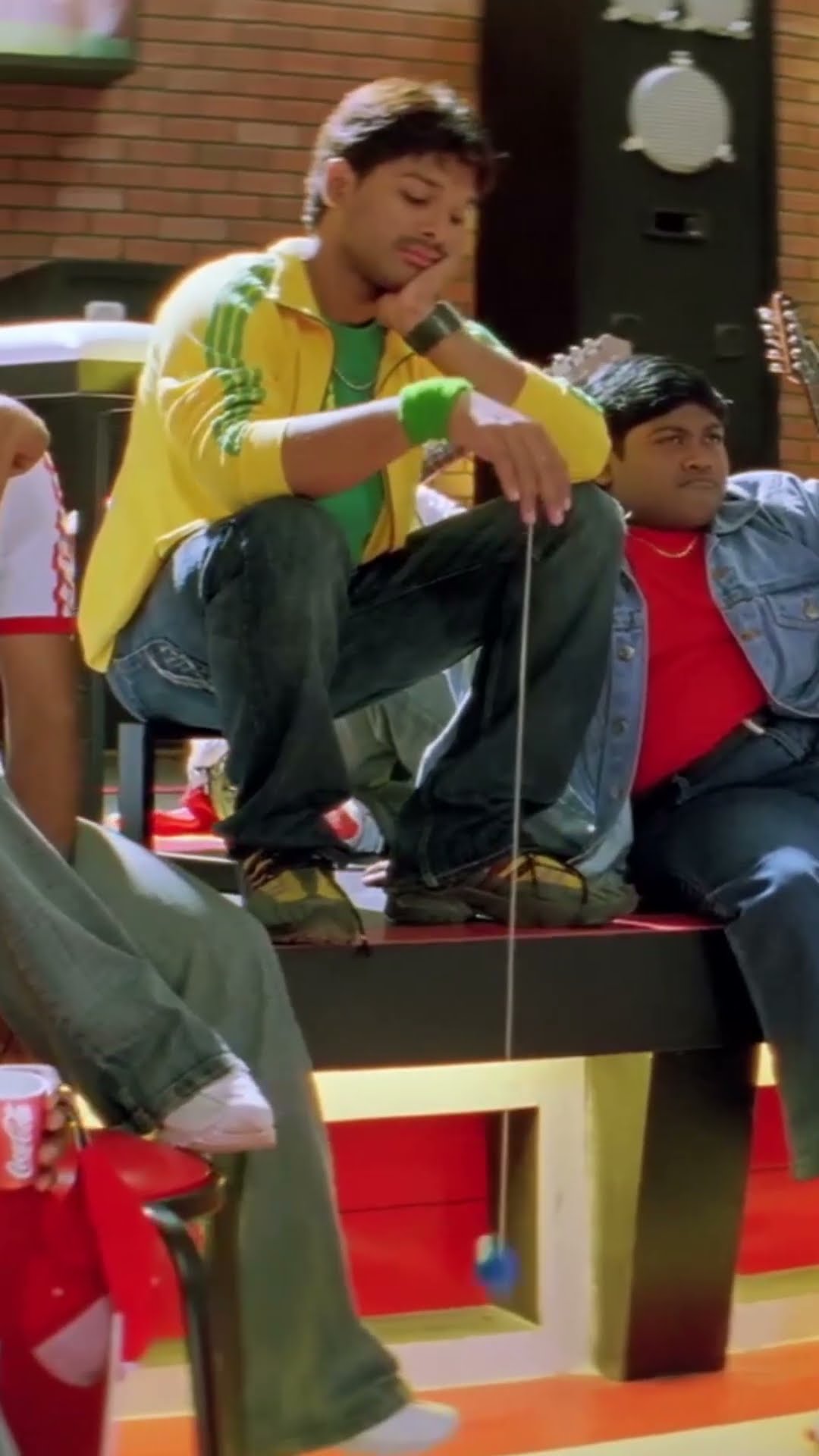Allu Arjun Ne Genelia D'Souza Se Promise Kiya #AlluArjun #Dum #GeneliaDSouza #Shorts