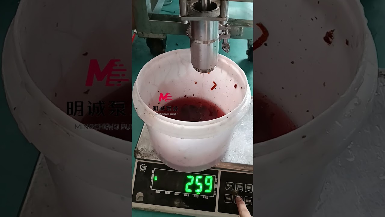 Fill hot plum juice with big particles 