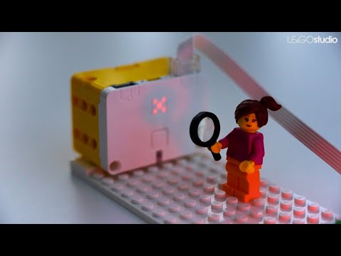 Magic lantern with SPIKE Essential : LEGO SPIKE Essential