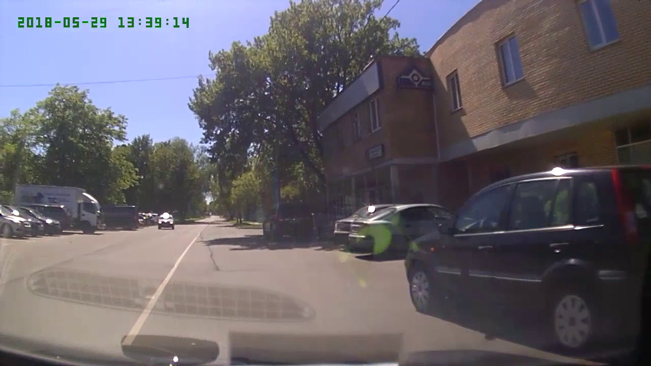 Странный звук при переключении с первой на вторую