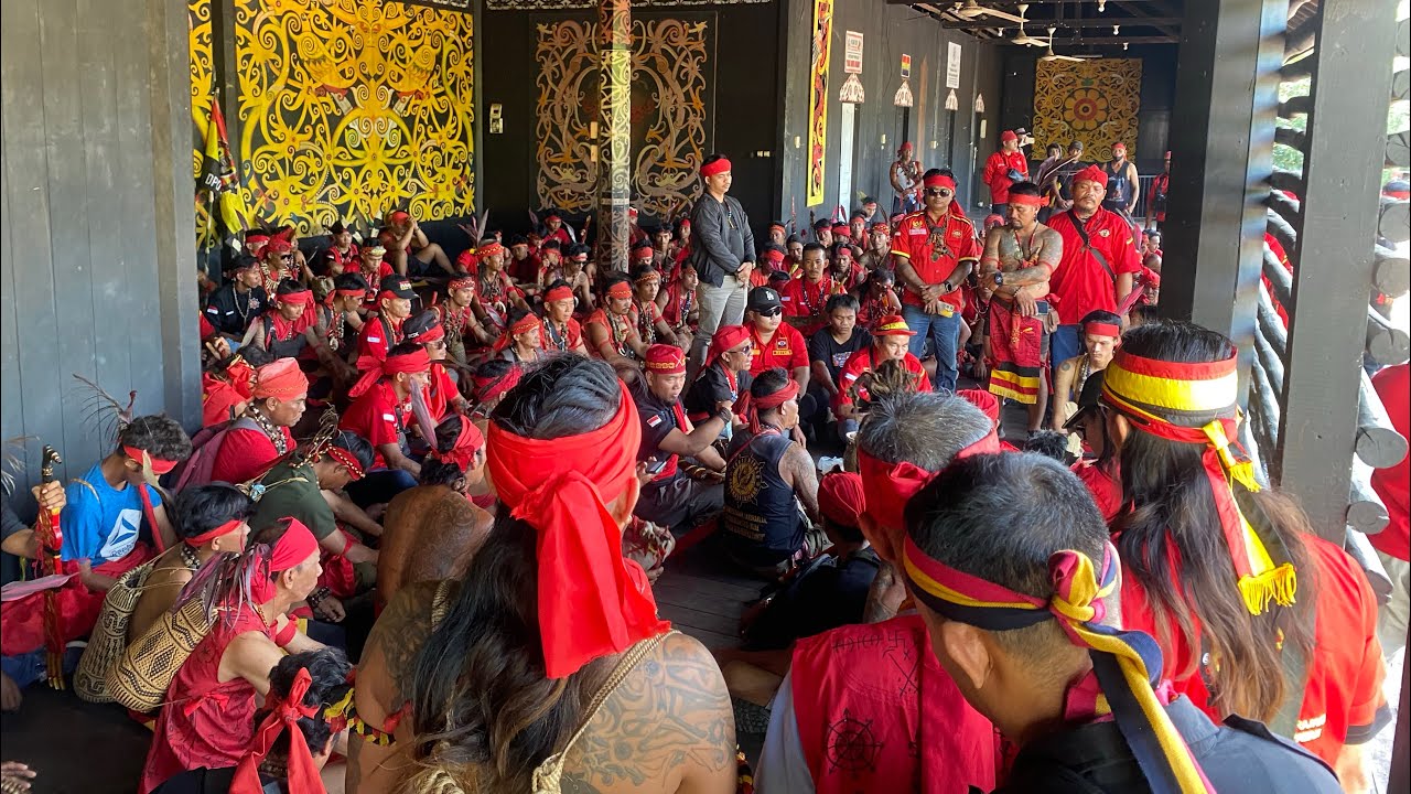 🇩🇪⚔️Pasukan Merah(Tariu Borneo Bangkule Rajakng)⚔️🇩🇪Dayak Beraksi Menolak Intoleran Kalimantan Barat