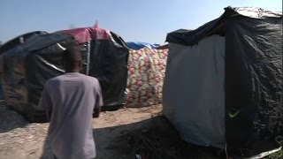 Les migrants continuent de s'installer dans la "Jungle" de Calais