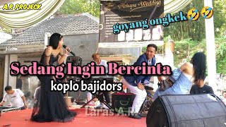 Sedang Ingin Bercinta (Dewa19) Cover #liveversion panggung #larasayu #viraltiktok #bajidors #koplo