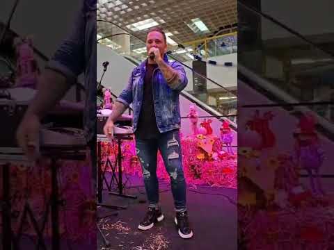 Manuel EBERHARDT mit dem Titel „Drei Finger aufs Herz ❤️“