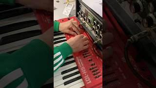 Tubbutec SH-101 MIDI upgrade - filter and amp accent explained #analogiapl #tubbutec #rolandsh101