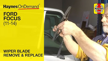 How to change the wiper blades on a Ford Focus Mk2 60 to 14 reg (UK models, 2005-2011)