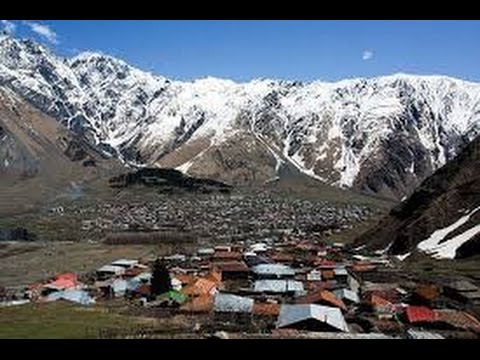 Georgia საქართველო Grúzia\\Kazbegi  ყაზბეგი \\Stepantsminda სტეფანწმინდა Gergeti trinity Church hiking