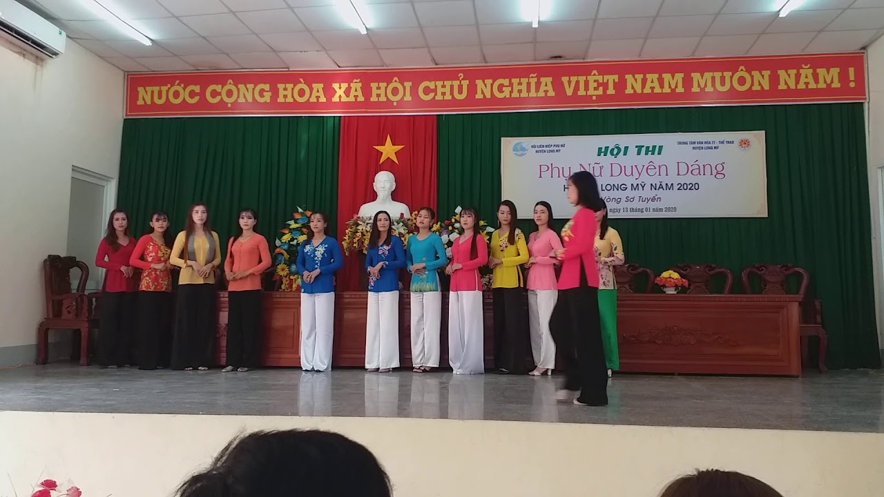 Vòng sơ tuyển hội thi phụ nữ duyên dáng hiyeen long mỹ ( áo bà ba)