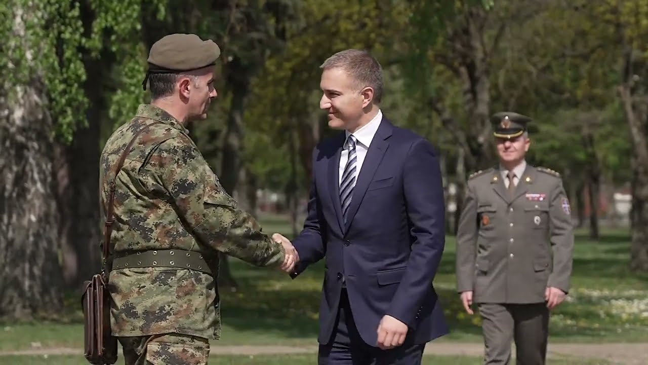 Stefanović obišao polaznike kurseva za podoficire