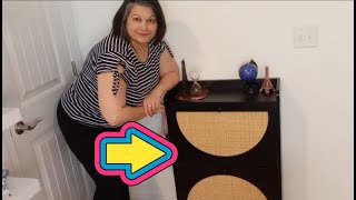 Unboxing assembly of shoe storage cabinet