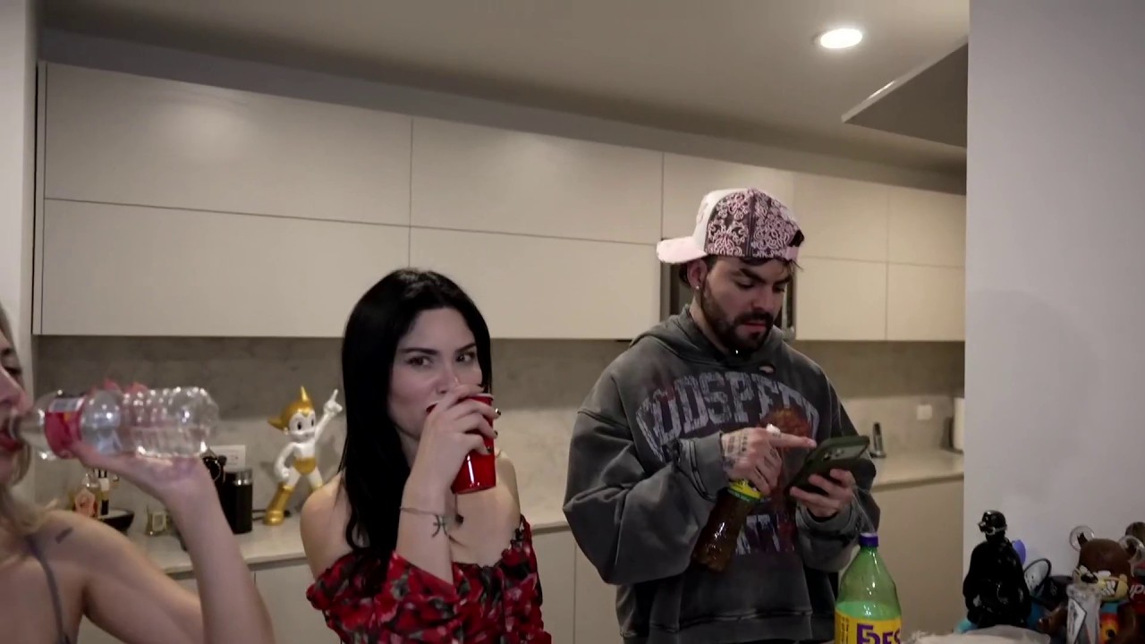 NO QUISO BESAR AL PRIMO LA MORRA Y LE PIDIERON UBER