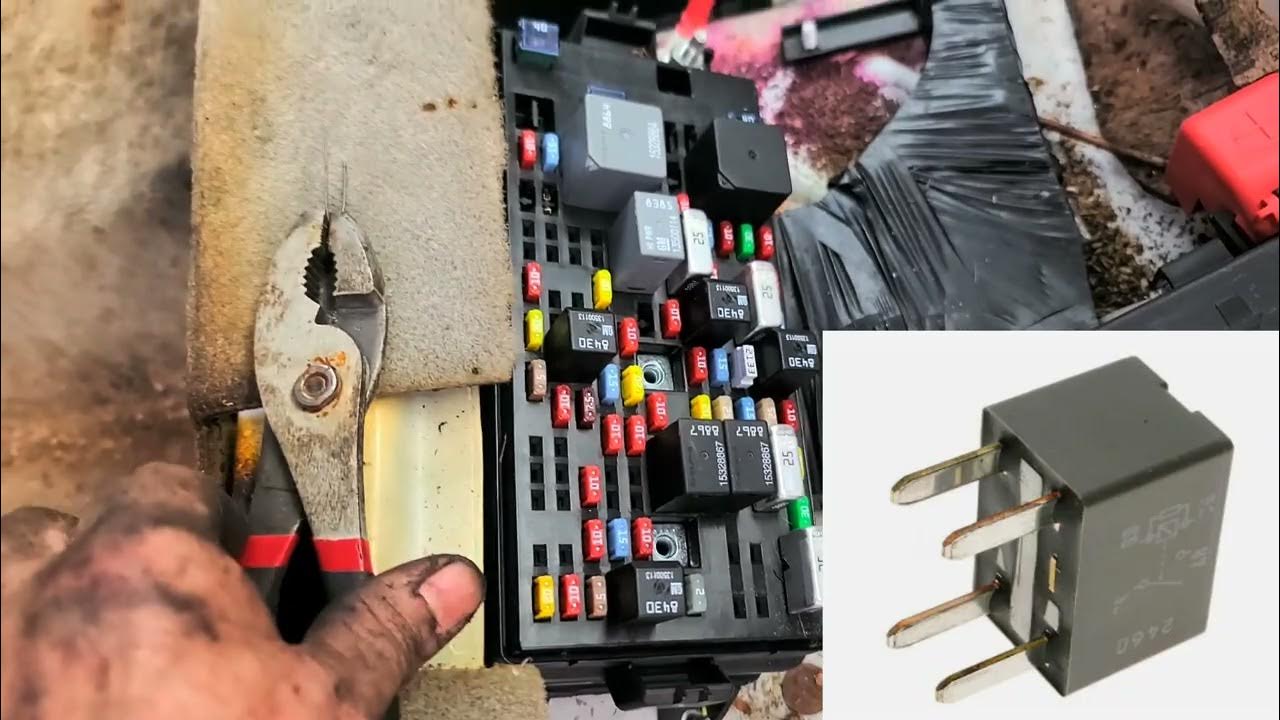 2008 buick lucerne won't start - YouTube