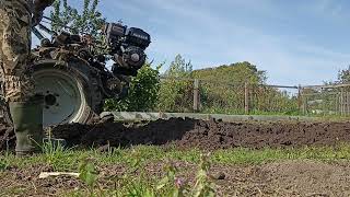 картинка: Самодельный мотоблок. Вспахал на зиму. 