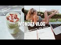 MONDAY VLOG: how i plan my week, outdoor yoga, + more!