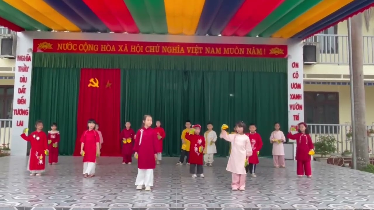 💚Trường Tiểu học Thạch Thị. Sinh hoạt dưới cờ tuần 21. Lớp 2B💞