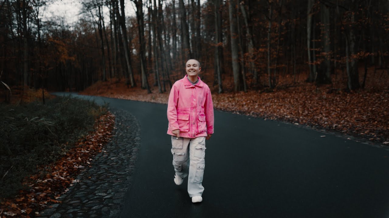 Watch Queenkutee - Na chwilę zwiać prod.Rafalix (Official Video) on YouTube Watch Queenkutee - Na chwilę zwiać prod.Rafalix (Official Video) on YouTube