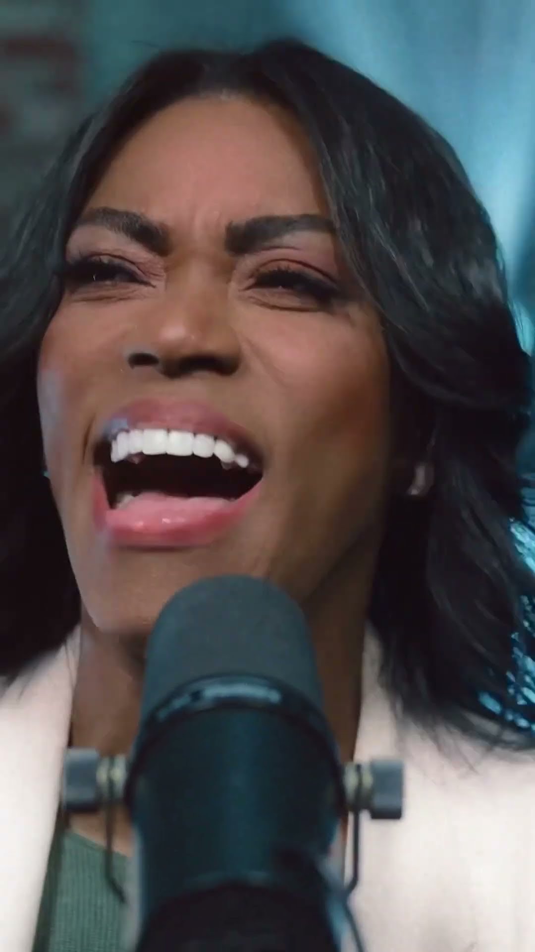 Clipe novo vindo! Assista o trailer de “Chegou um Novo Tempo” de Fabiana Sinfrônio e Elaine Martins