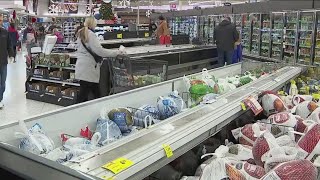 Last-minute Thanksgiving shoppers pack stores in MN