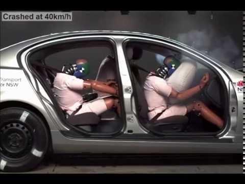 Crash Test - Belted vs Unbelted Passengers