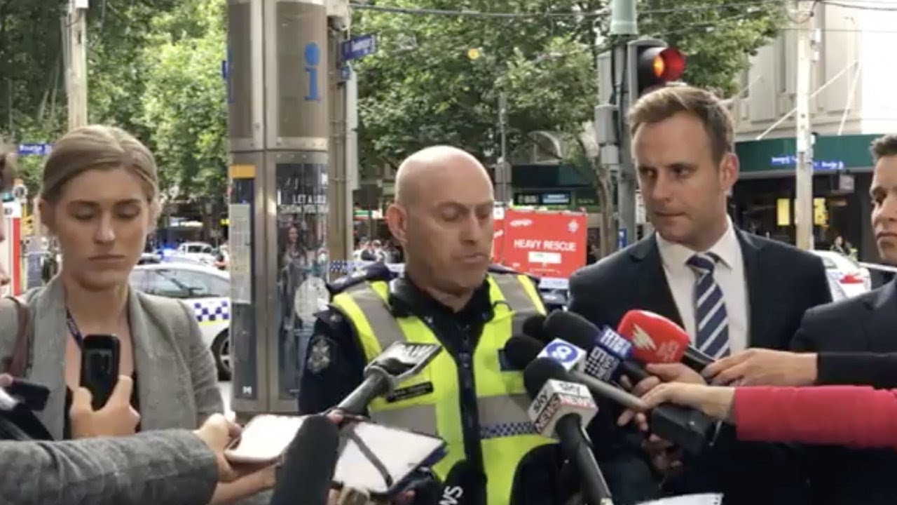 1 dead, 2 injured in Melbourne knife attack - YouTube